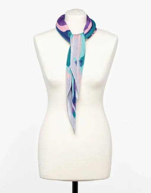 Foulard carré plissé bleu