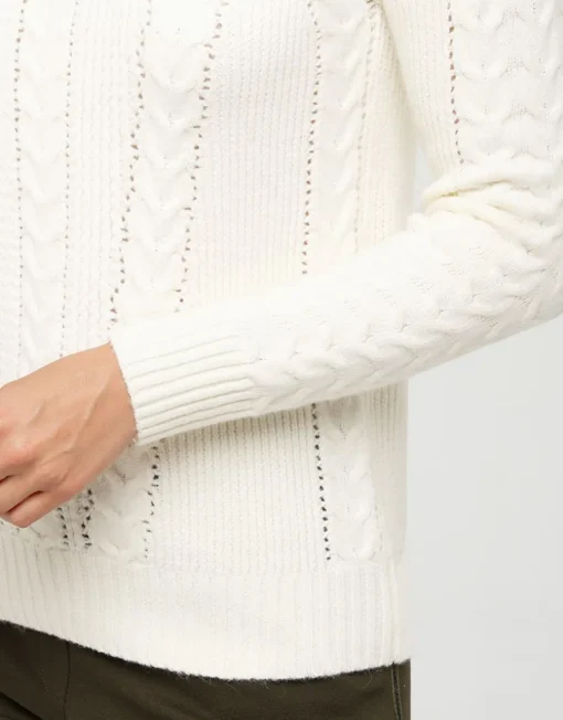 Pull doux écru torsades