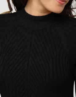 Pull noir à col montant