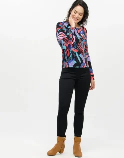 Pull noir rose à motifs