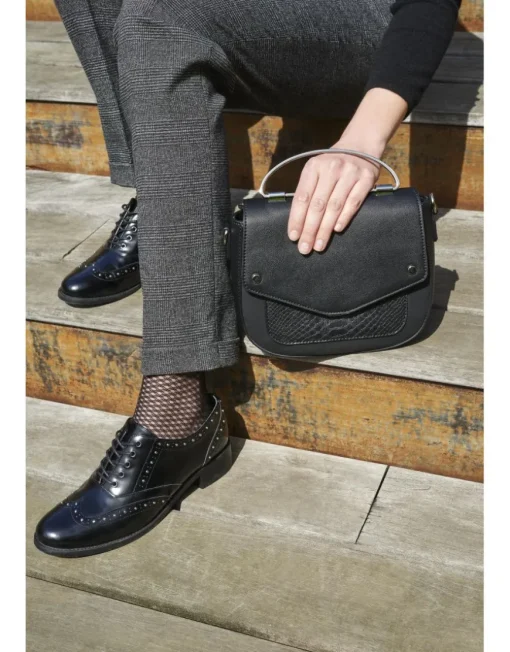 Richelieus noires clous
