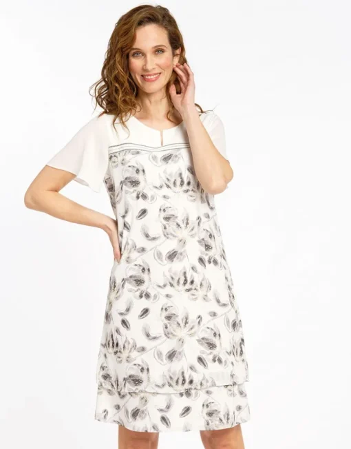 Robe chic écrue à volants