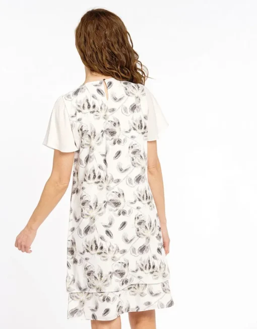 Robe chic écrue à volants