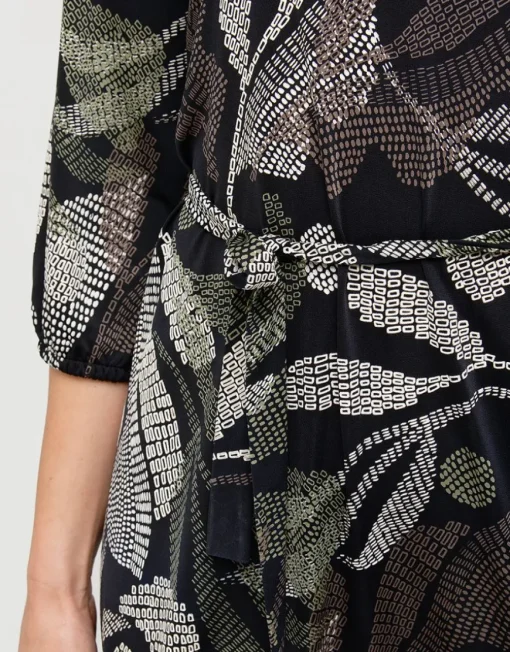 Robe motif feuillage noir
