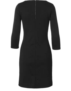 Robe noire plissée