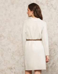 Robe pull beige ceinturée