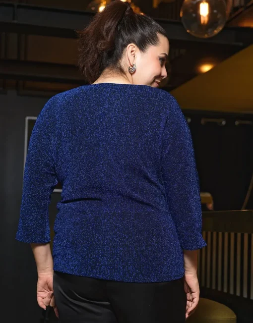 T-shirt drapé chic bleu